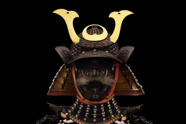 <p>Armadura con coraza a prueba de balas repujada con un emblema, 1600–1700</p>